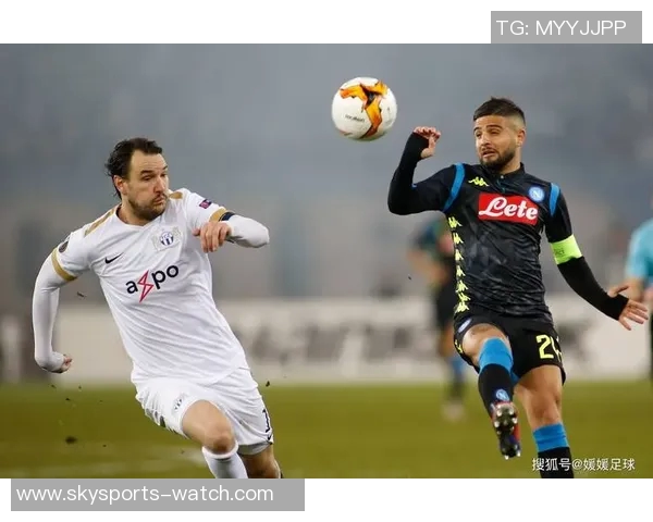 国王杯精彩对决波尔图与那不勒斯战成平局神扑瞬间引发全场狂欢